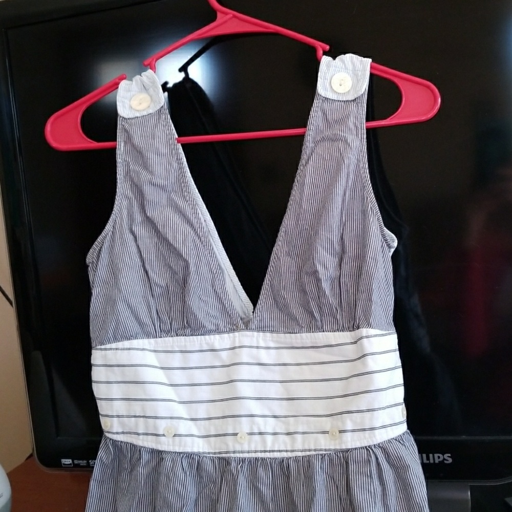Dress - Picture 2 of 3
